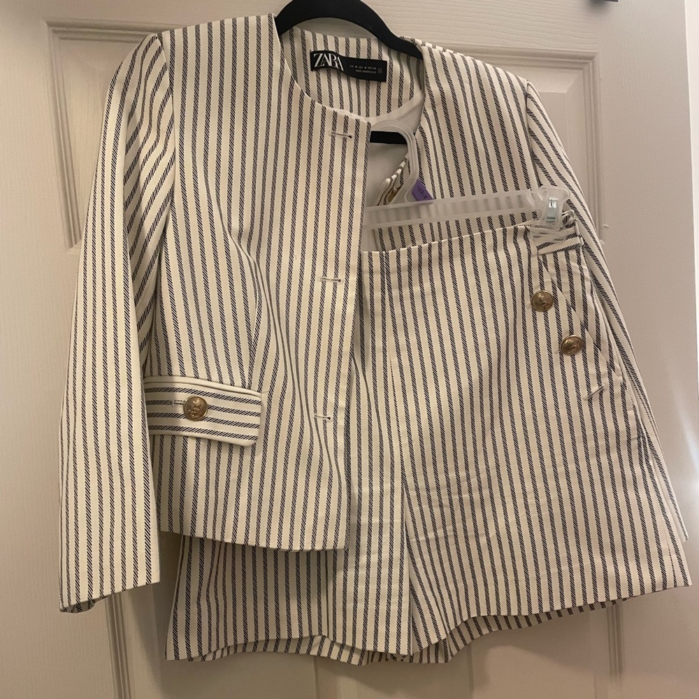 Zara set. Crop blazer size M and short size L